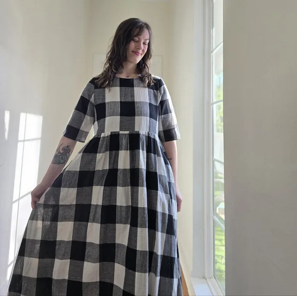 Adorable Checkered Dress L - Picture 2 of 5